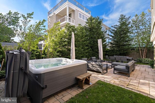 706 S BAY AVE, Beach Haven, NJ 08008