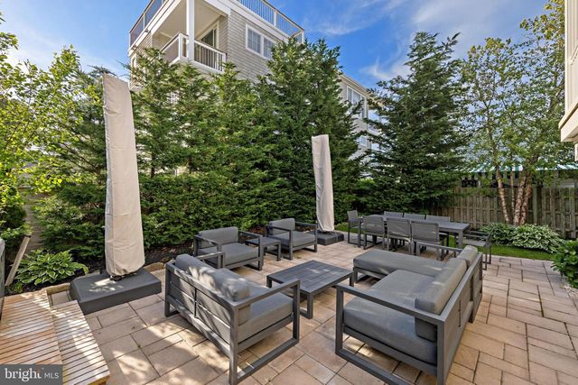 706 S BAY AVE, Beach Haven, NJ 08008
