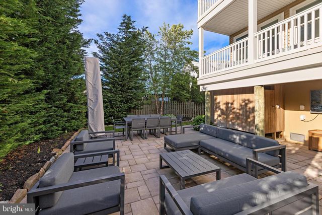 706 S BAY AVE, Beach Haven, NJ 08008