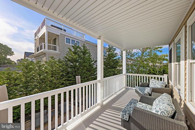 706 S BAY AVE, Beach Haven, NJ 08008