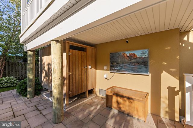 706 S BAY AVE, Beach Haven, NJ 08008