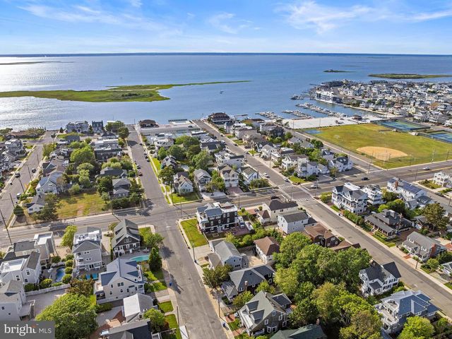 706 S BAY AVE, Beach Haven, NJ 08008