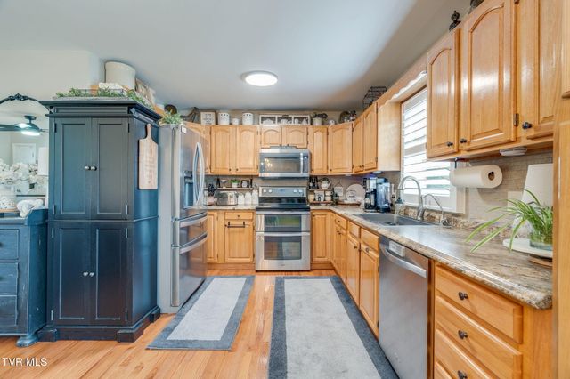 69 Pine Ridge Drive, Afton, TN 37616