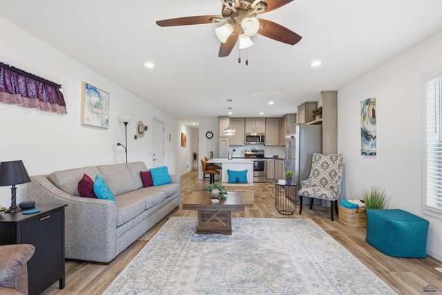 1717.63 E PHILADELPHIA, Rapid City, SD 57703