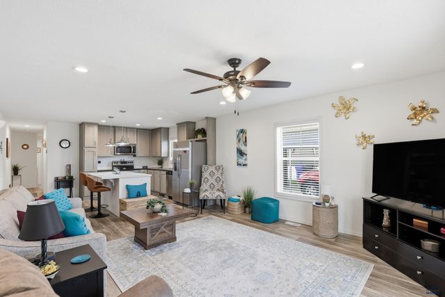 1717.63 E PHILADELPHIA, Rapid City, SD 57703