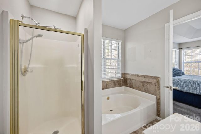 8701 Kirkley Glen Lane, Charlotte, NC 28215