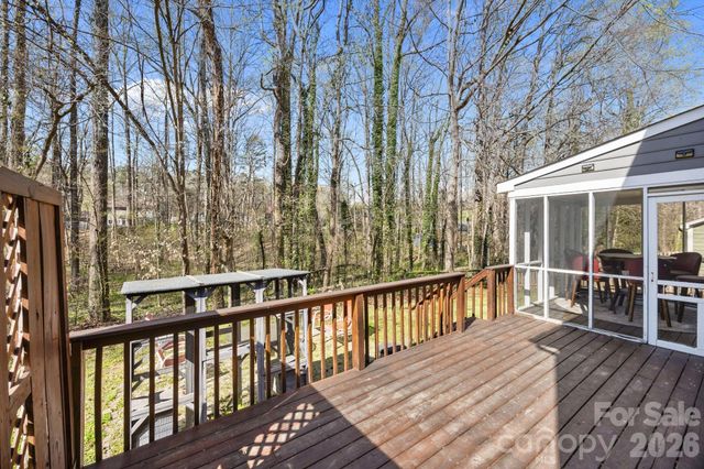8701 Kirkley Glen Lane, Charlotte, NC 28215