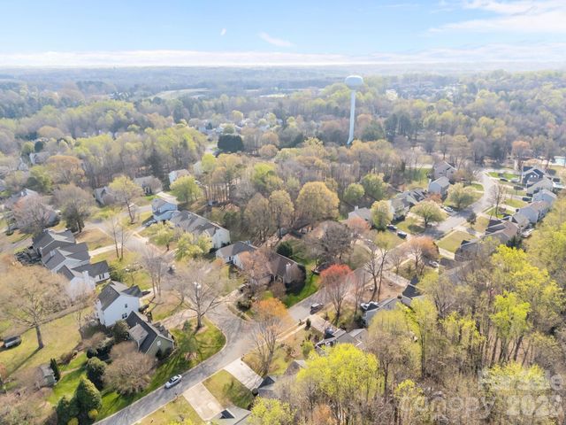 8701 Kirkley Glen Lane, Charlotte, NC 28215