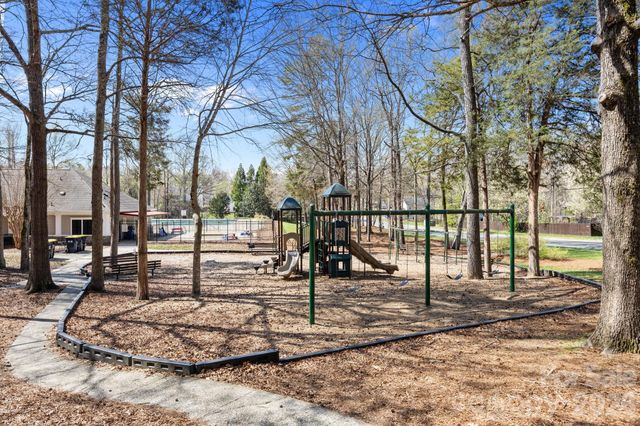 8701 Kirkley Glen Lane, Charlotte, NC 28215