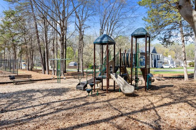 8701 Kirkley Glen Lane, Charlotte, NC 28215