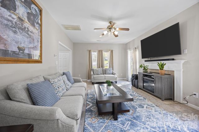 8701 Kirkley Glen Lane, Charlotte, NC 28215