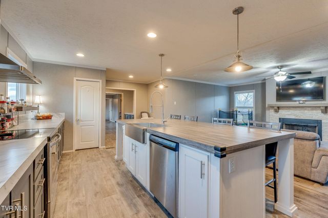 593 Summerville Road, Kingsport, TN 37663