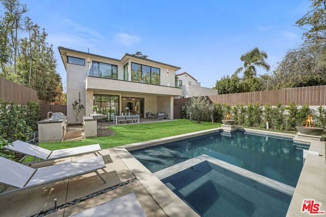 318 S Medio Drive, Los Angeles, CA 90049