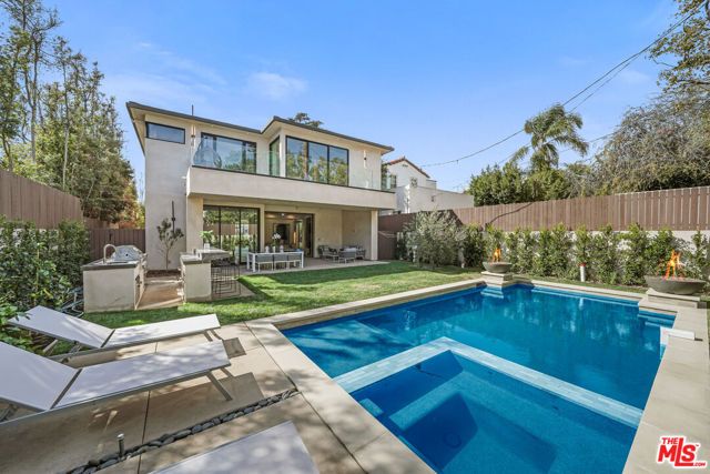 318 S Medio Drive, Los Angeles, CA 90049