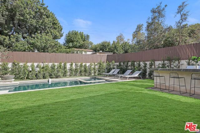 318 S Medio Drive, Los Angeles, CA 90049