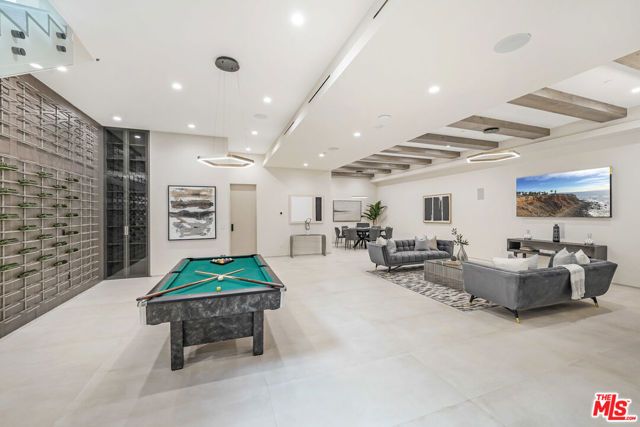 318 S Medio Drive, Los Angeles, CA 90049