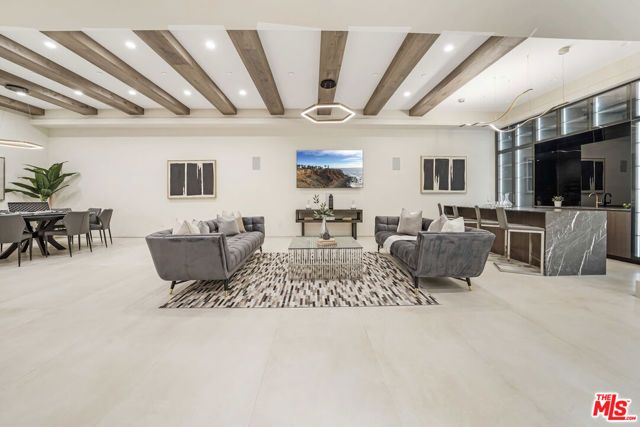 318 S Medio Drive, Los Angeles, CA 90049