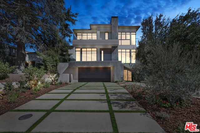 318 S Medio Drive, Los Angeles, CA 90049