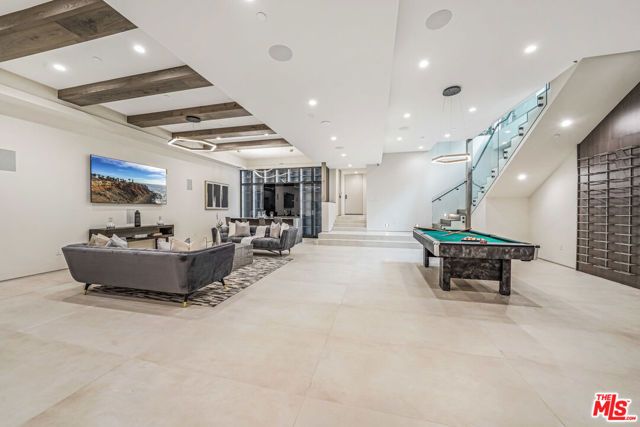 318 S Medio Drive, Los Angeles, CA 90049