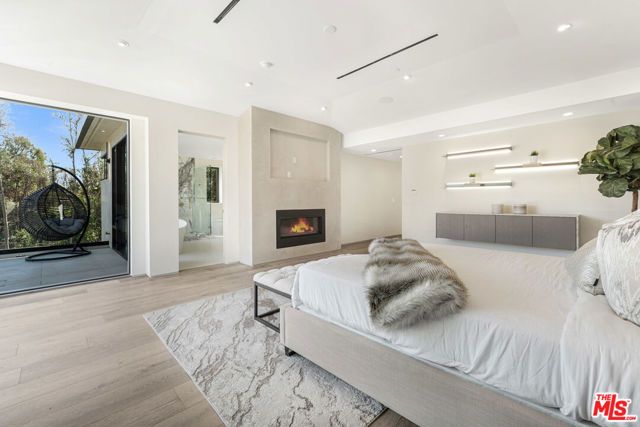 318 S Medio Drive, Los Angeles, CA 90049