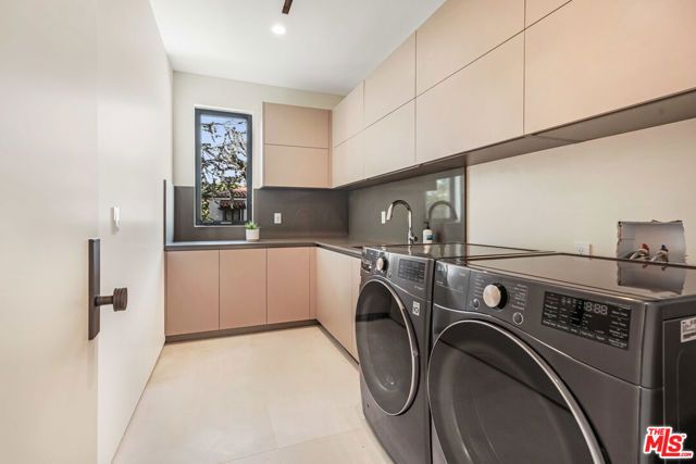 318 S Medio Drive, Los Angeles, CA 90049