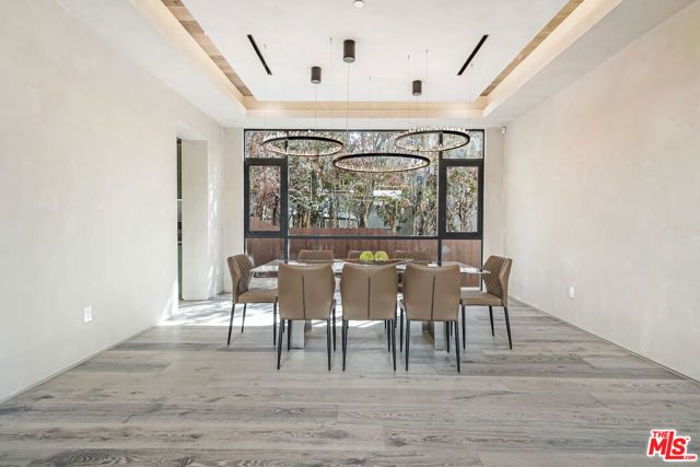 318 S Medio Drive, Los Angeles, CA 90049