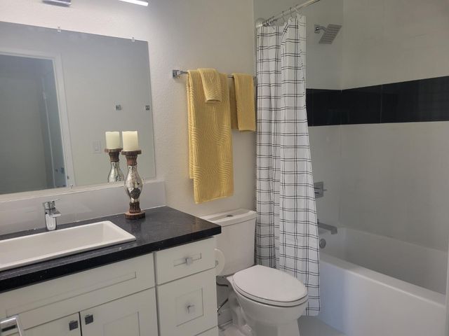 30685 Yosemite Springs Pkwy, Coarsegold, CA 93614