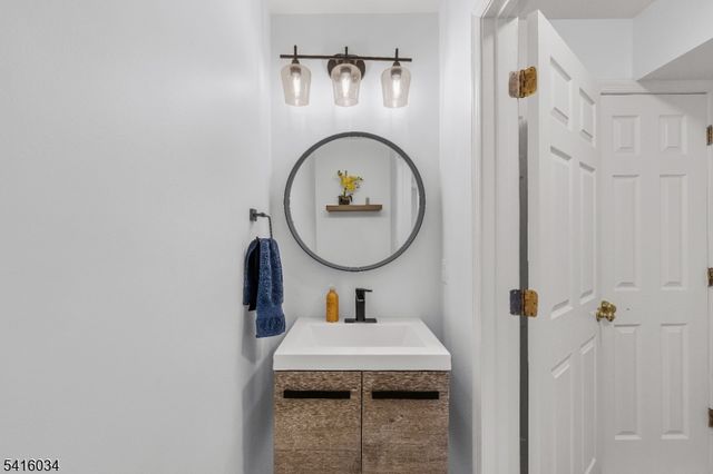 377 Hannah Way, Bridgewater Twp., NJ 08807