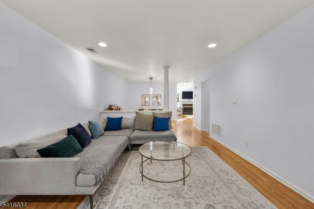 377 Hannah Way, Bridgewater Twp., NJ 08807