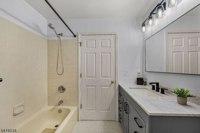 377 Hannah Way, Bridgewater Twp., NJ 08807