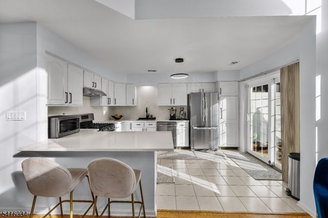 377 Hannah Way, Bridgewater Twp., NJ 08807