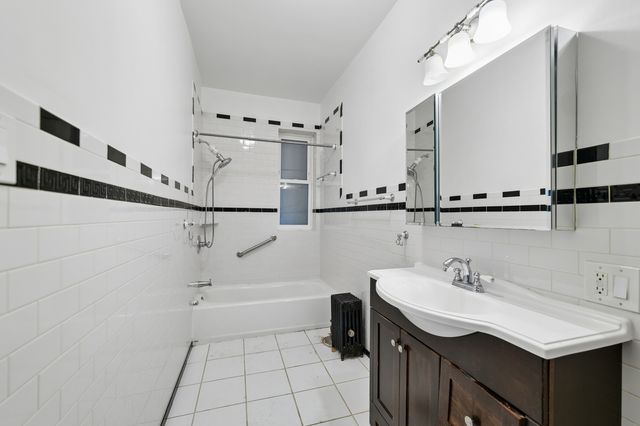 5470 S Woodlawn Avenue 1E, Chicago, IL 60615