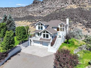 711 Falls View Dr, Twin Falls, ID 83301