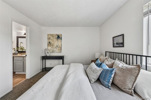1075 S Elkhart Way 202, Aurora, CO 80012