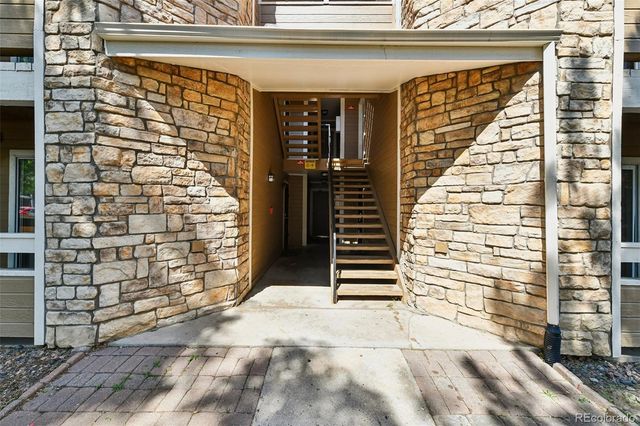 1075 S Elkhart Way 202, Aurora, CO 80012