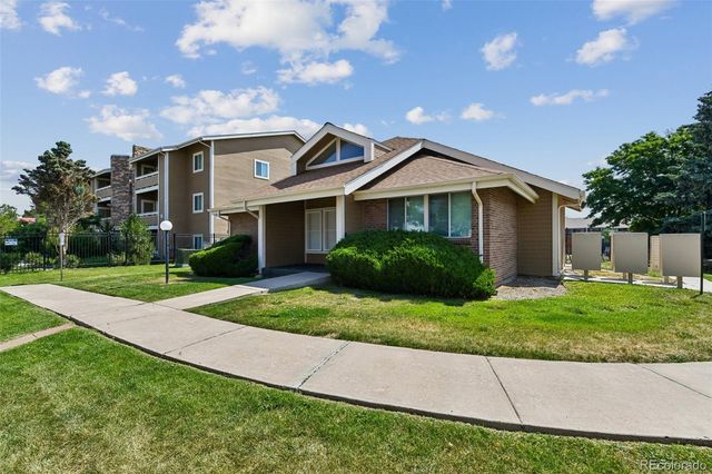 1075 S Elkhart Way 202, Aurora, CO 80012