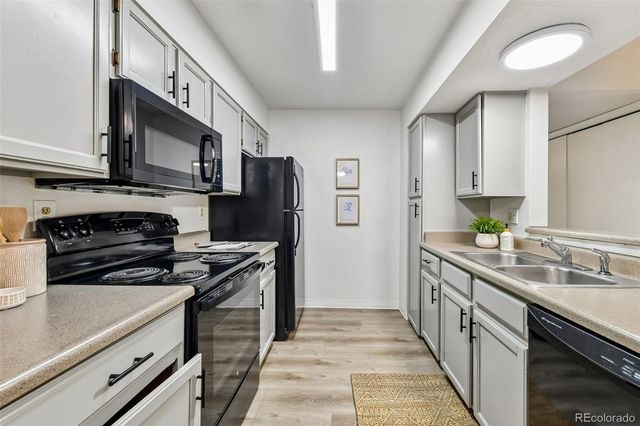 1075 S Elkhart Way 202, Aurora, CO 80012