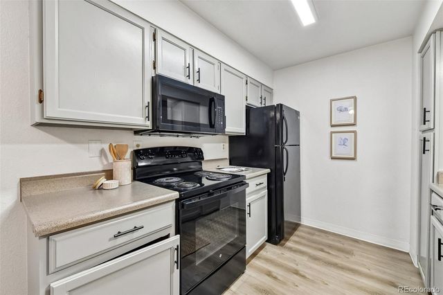 1075 S Elkhart Way 202, Aurora, CO 80012