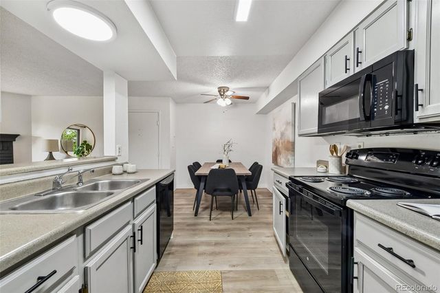 1075 S Elkhart Way 202, Aurora, CO 80012