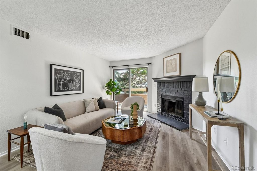 1075 S Elkhart Way 202, Aurora, CO 80012