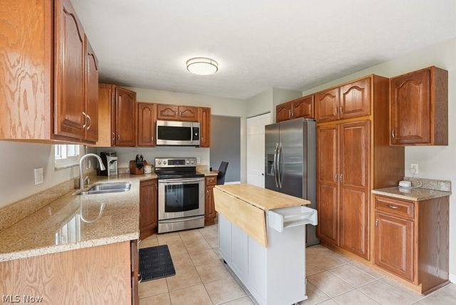 32430 N Roundhead Drive, Solon, OH 44139