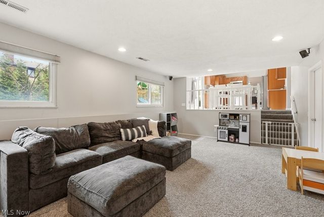 32430 N Roundhead Drive, Solon, OH 44139