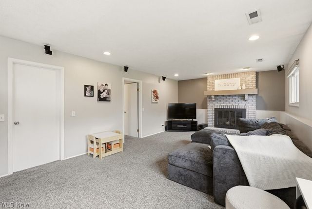 32430 N Roundhead Drive, Solon, OH 44139