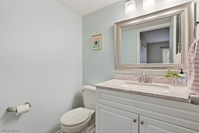 32430 N Roundhead Drive, Solon, OH 44139