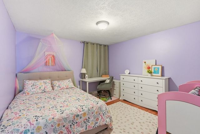 32430 N Roundhead Drive, Solon, OH 44139