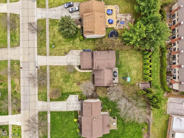 32430 N Roundhead Drive, Solon, OH 44139