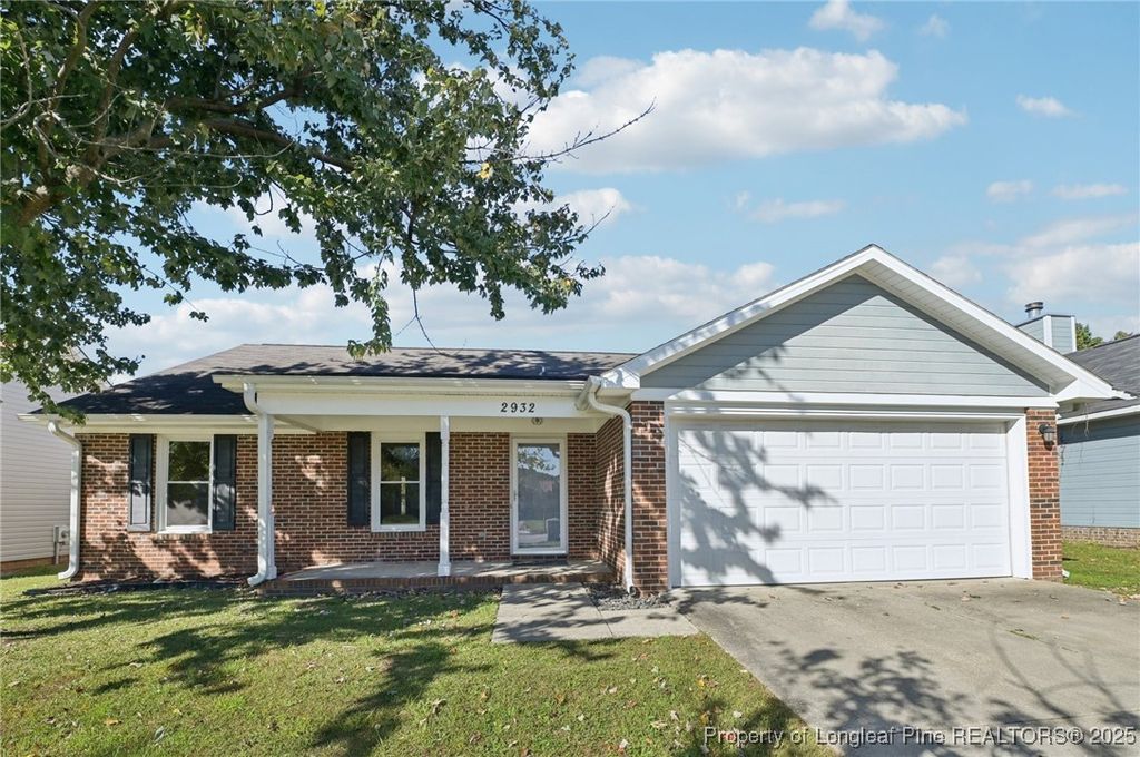 2932 Chillingworth Drive, Fayetteville, NC 28306