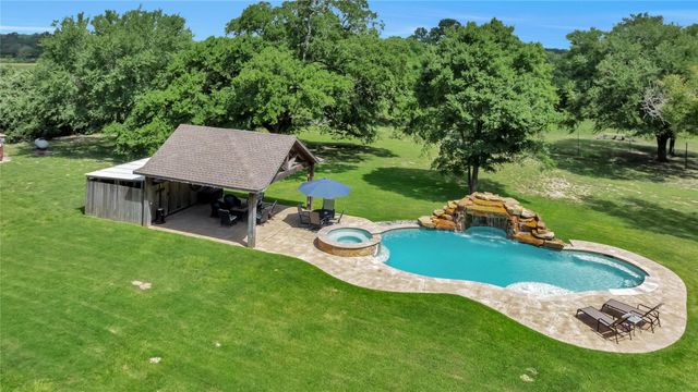 15184 Fm 2620, Bedias, TX 77831