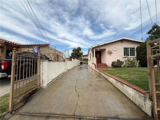 4081 Broadway, Huntington Park, CA 90255