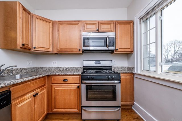 23725 Elmira Street, St Clair Shores, MI 48082